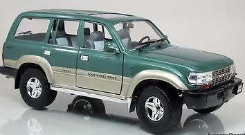 1992 Toyota Landcruiser VX 1/18 BOXED die cast model.