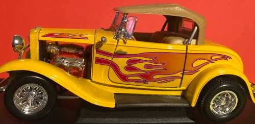 1932 Ford Roadster 1/18 BOXED die cast model