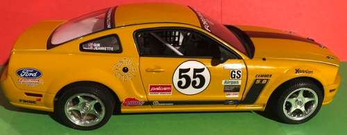 Autoart Ford Mustang GT 1/18 die cast model