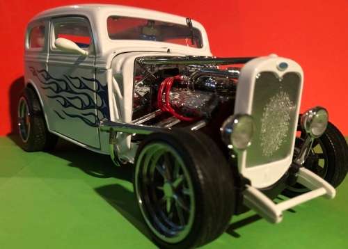 Shyne Rodz 1931 Ford Model A 1/18 die cast model