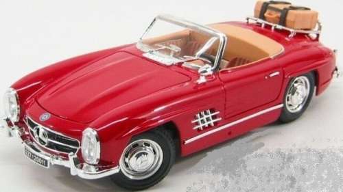 1957 Mercedes Benz 300 SL 1/18 die cast model.