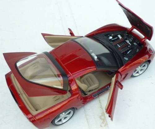 2005 Chevrolet Corvette 1/18 die cast model