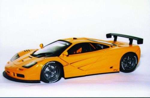 McLaren F1 GTR 1/18 UT Models die cast model.