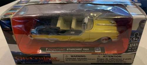 1955 Pontiac Starchief die cast model