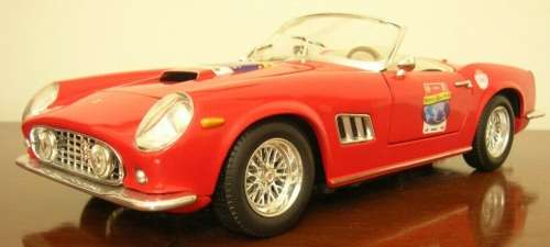 Ferrari 250 GT California 1/18 BOXED die cast model