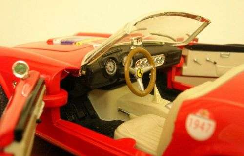 Ferrari 250 GT California 1/18 BOXED die cast model