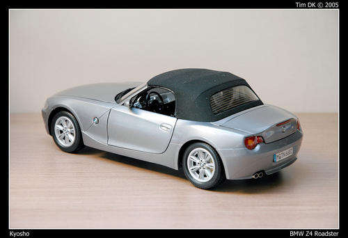BMW Z4 1/18 die cast model