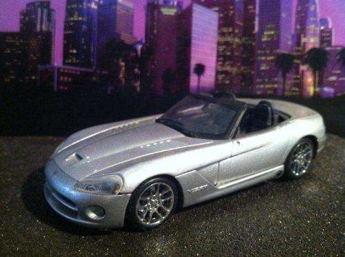 Autoart Dodge Viper die cast model