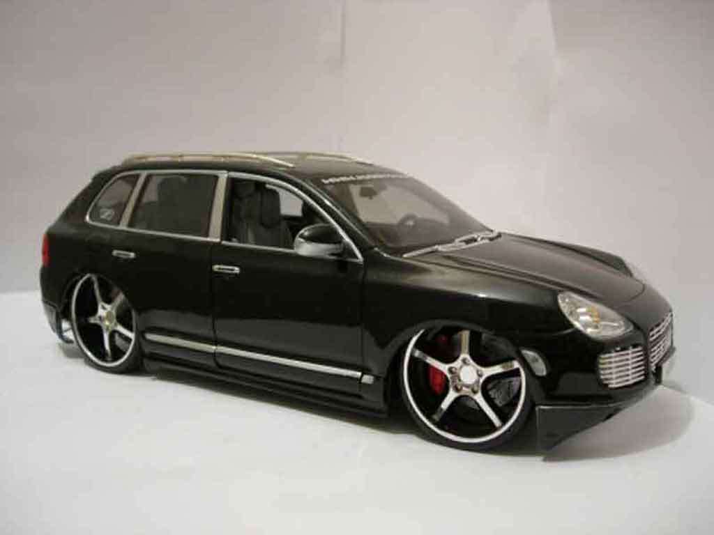 Porsche Cayenne Turbo 1/18 die cast model