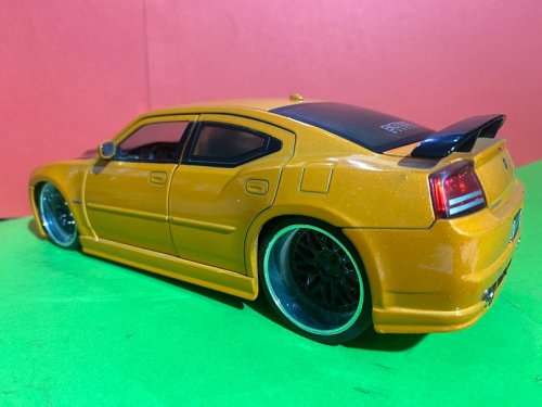 Jada 2006 Charger SRT-8 die cast model.