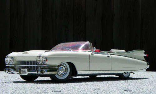 1959 Cadillac Eldorado Biarritz 1/18 Boxed die cast model.