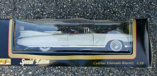 1959 Cadillac Eldorado Biarritz 1/18 Boxed die cast model.