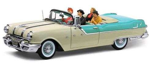 1955 Pontiac Starchief 1/18 BOXED `I love Lucy` die cast model.