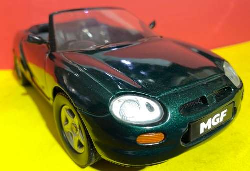 MGF 1.8i VVC Roadster 1/18 die cast model.