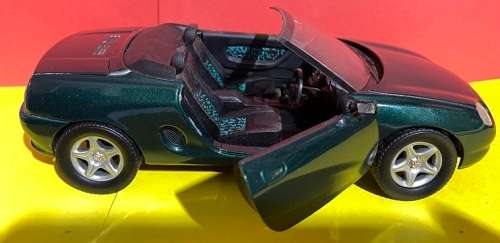 MGF 1.8i VVC Roadster 1/18 die cast model.