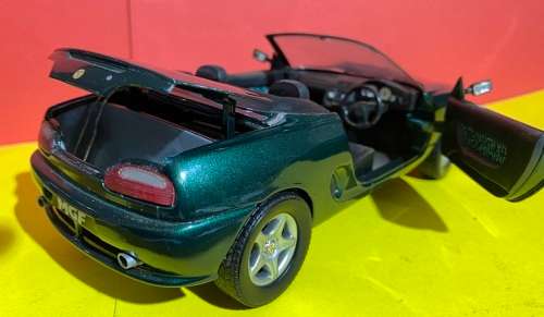 MGF 1.8i VVC Roadster 1/18 die cast model.