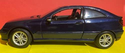 Mercedes Benz C Klasse Sport Coupe 1/18 die cast model.