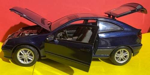 Mercedes Benz C Klasse Sport Coupe 1/18 die cast model.