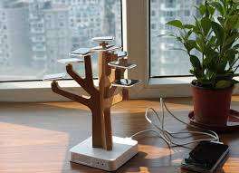 SOLAR POWER TREE CHARGER