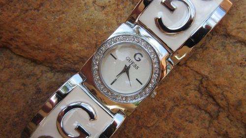 GUESS LADIES WATCH - SILVER ROUND WHITE FACE!!! NEW ARRIVAL!!!