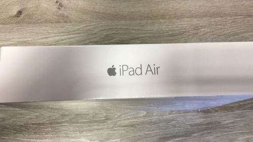 IPAD 2 AIR Wifi + Cellular 32GB (Brand new in original packaging)