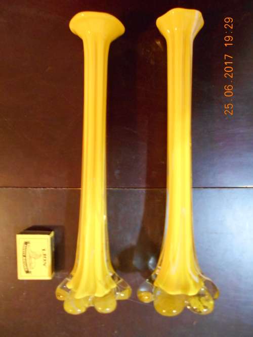 Two yello vases. can be murano