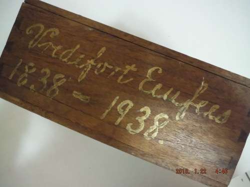 Ossewa pos herdenking hout kas. Vredefort Eeufees 1838-1938