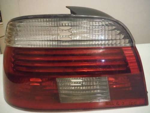 BMW 525i 2003, tail lights, Part no BMW6902527 EE853P ZI:F AI:06 and BMW6902528 EE853P ZI:F AI:06