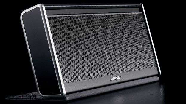 BOSE SOUNDLINK + CARRYING/TRAVEL CASE