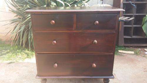 VICTORIAN CHEST OF DRAWERS