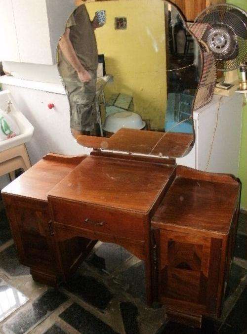 A VERY NICE RETRO DRESSING TABLE STARTING AT R1