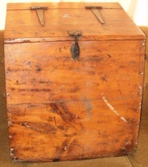 A STUNNING OLD OREGAN MEELKAS