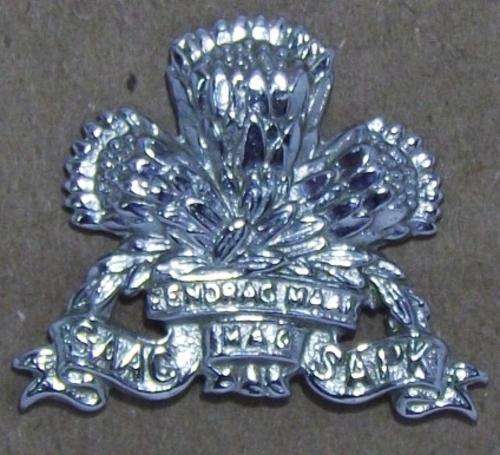 SA Armoured Corps Cap Badge white metal