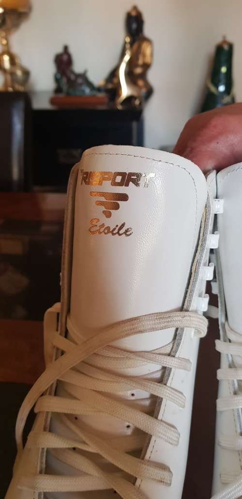 Womans RIsport Figure Skates