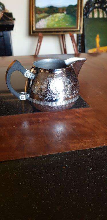 Swan Chromalin Plate Milk Jug