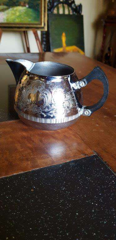 Swan Chromalin Plate Milk Jug