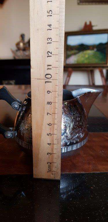 Swan Chromalin Plate Milk Jug