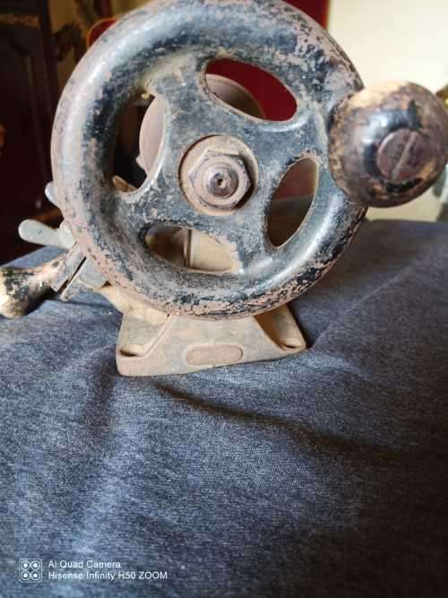 Vintage Yale Key Cutter