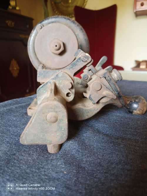 Vintage Yale Key Cutter