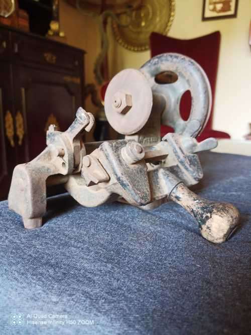 Vintage Yale Key Cutter