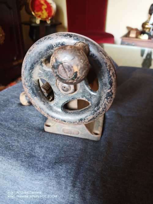 Vintage Yale Key Cutter