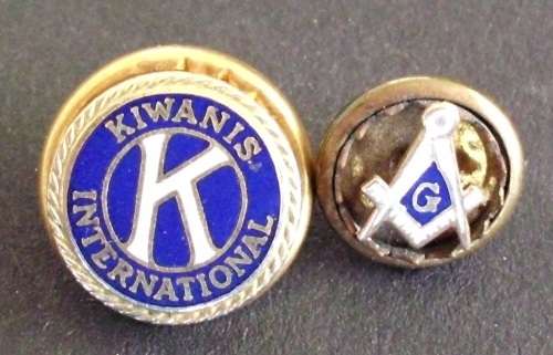 2x Badges screw-on tiny size