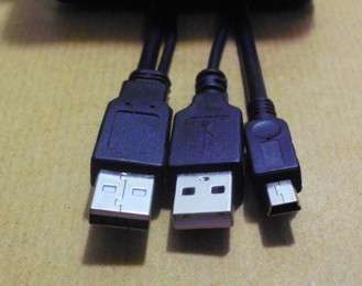 Cable usb to usb male/mini usb male.
