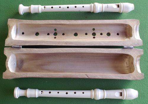 Twin set of flutes Yamaha with bamboo holder