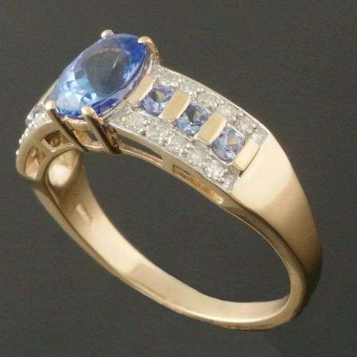 `VALENTINE SPECIAL` EXCUISITE LUXURIOUS SOLID 10K YELLOW GOLD TANZANITE and DIAMOND RING