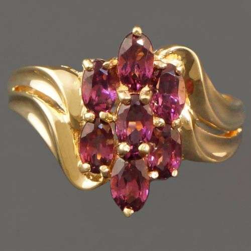 EXCUISITE LUXURIOUS  SOLID  14K  YELLOW  GOLD GARNET  RING