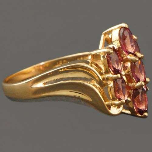 EXCUISITE LUXURIOUS  SOLID  14K  YELLOW  GOLD GARNET  RING