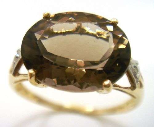 STUNNING 9CT SOLID YELLOW GOLD NATURAL SMOKY TOPAZ and DIAMOND RING (INVEST NOW IN GOLD)