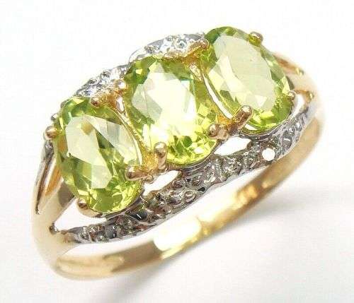STUNNING 9CT SOLID YELLOW GOLD NATURAL PERIDOT and DIAMOND RING Reserved for difranz (INVEST IN GOLD