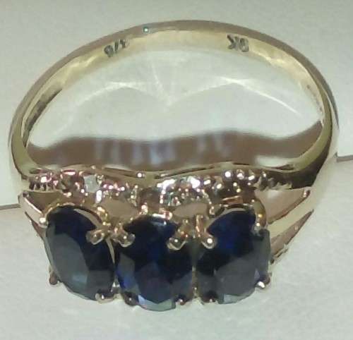 STUNNING 9CT SOLID YELLOW GOLD SAPPHIRE RING (INVEST NOW IN GOLD)